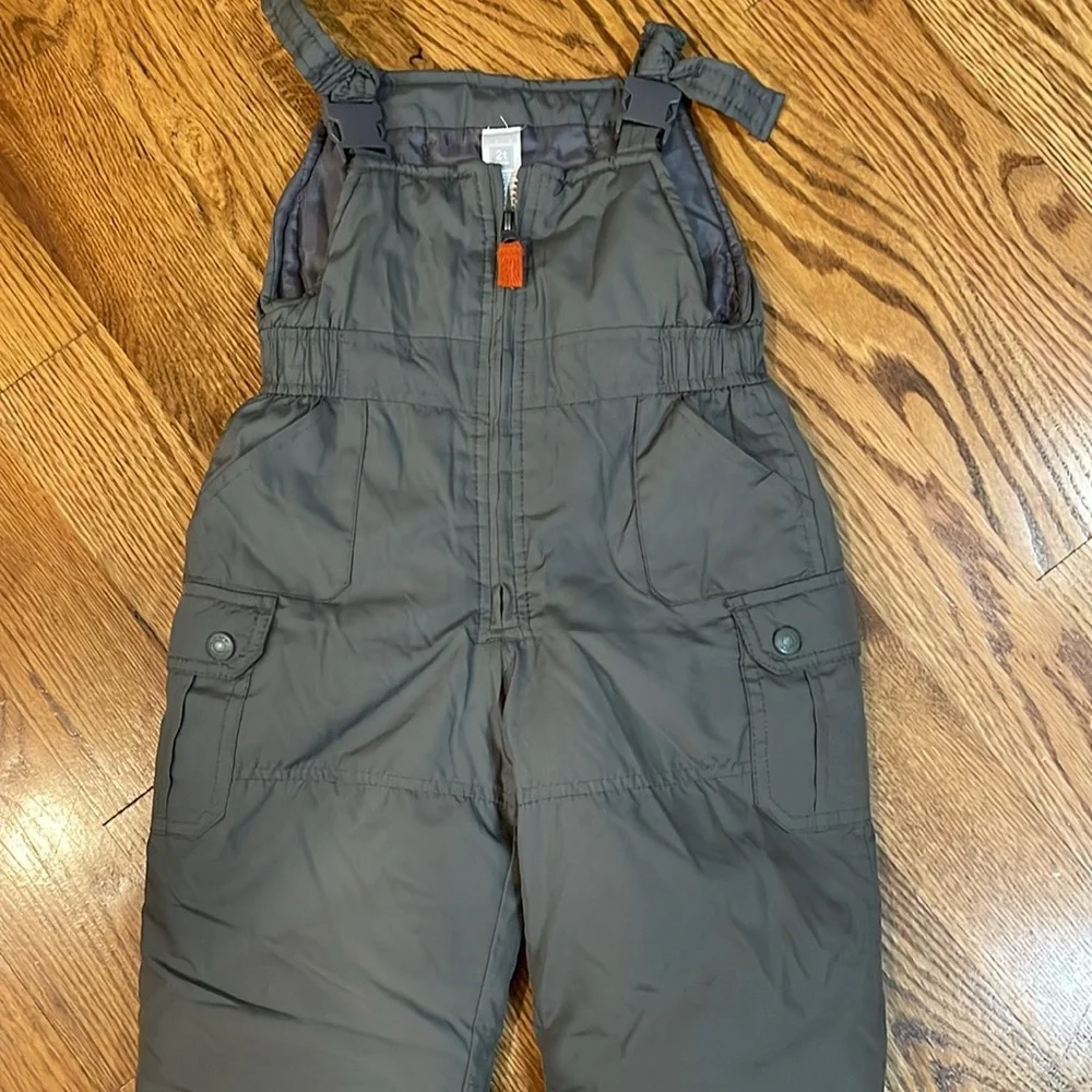 Kid’s Carter’s Brand Snow Bibs. Size 2T. Excellent to Like New Condition.